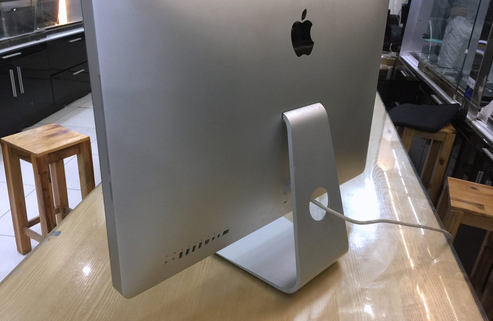 iMac mc814 27 inch -6.jpg